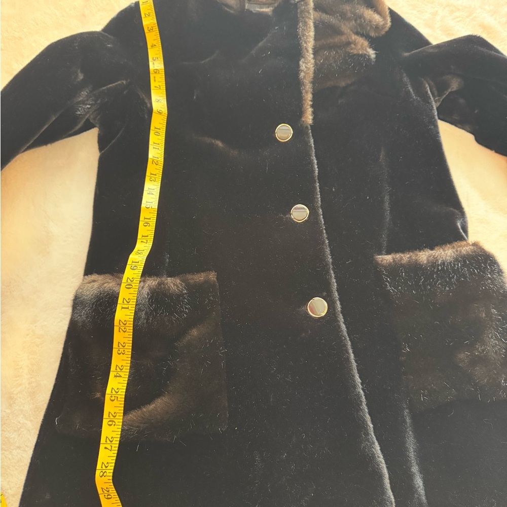 Chic Black Faux Fur Teddy Jacket - Picture 6 of 15